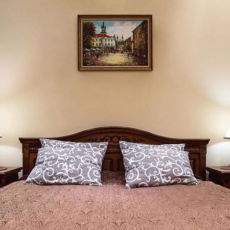 Bed & Breakfast In Downtown Lviv Exterior foto